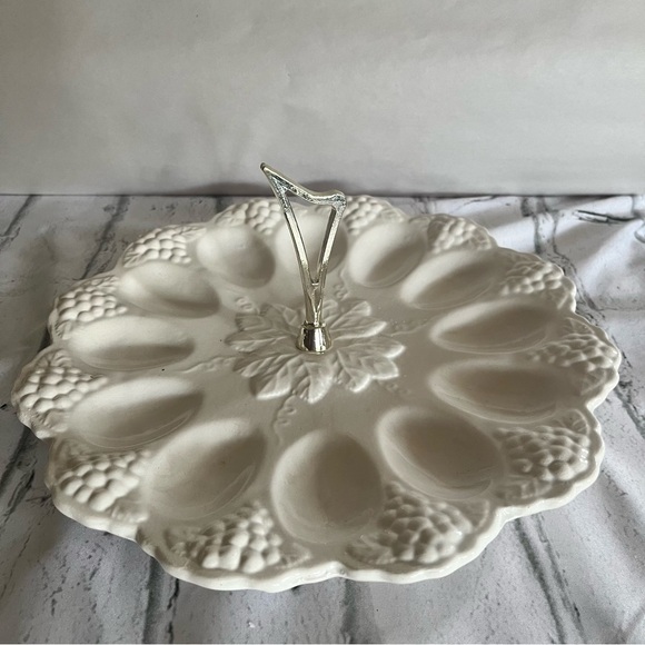 California Pottery Egg Plate Retro Handle Scalloped Edge Ornate Grape Pattern - Picture 14 of 15